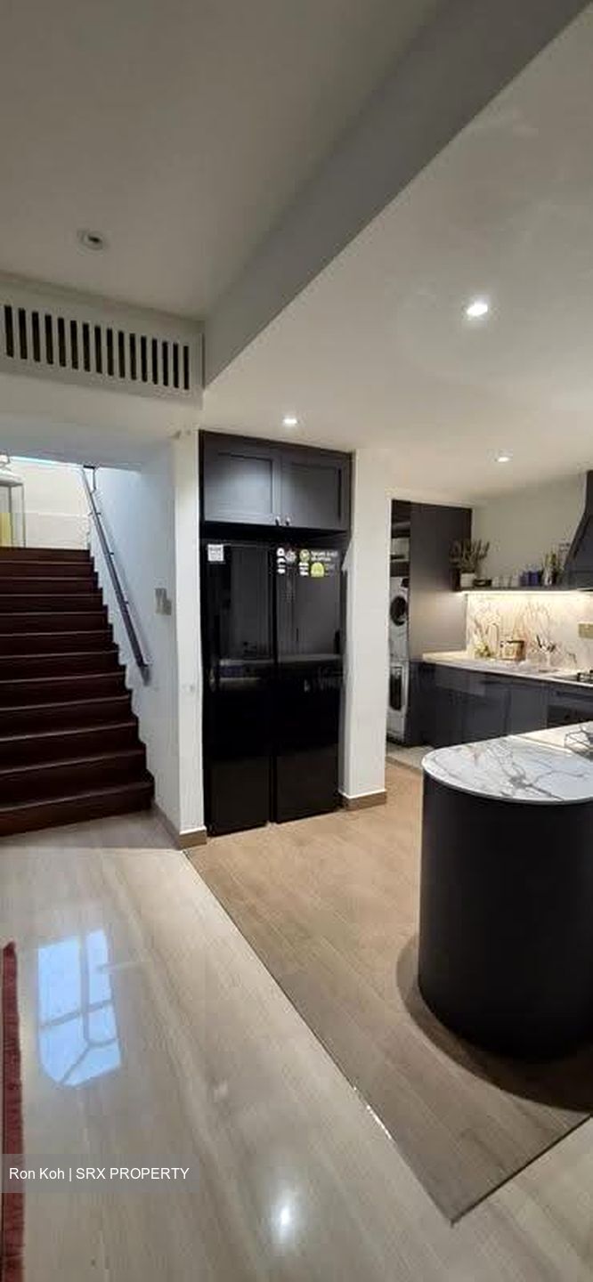 Woodgrove Condominium (D25), Condominium #636282541